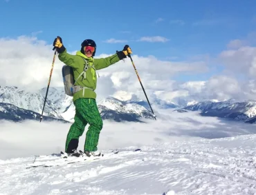 In 2015, a year after his diagnosis of PF secondary to Sjögren’s syndrome, Dave enjoys skiing at Revelstoke Mountain Resort. 